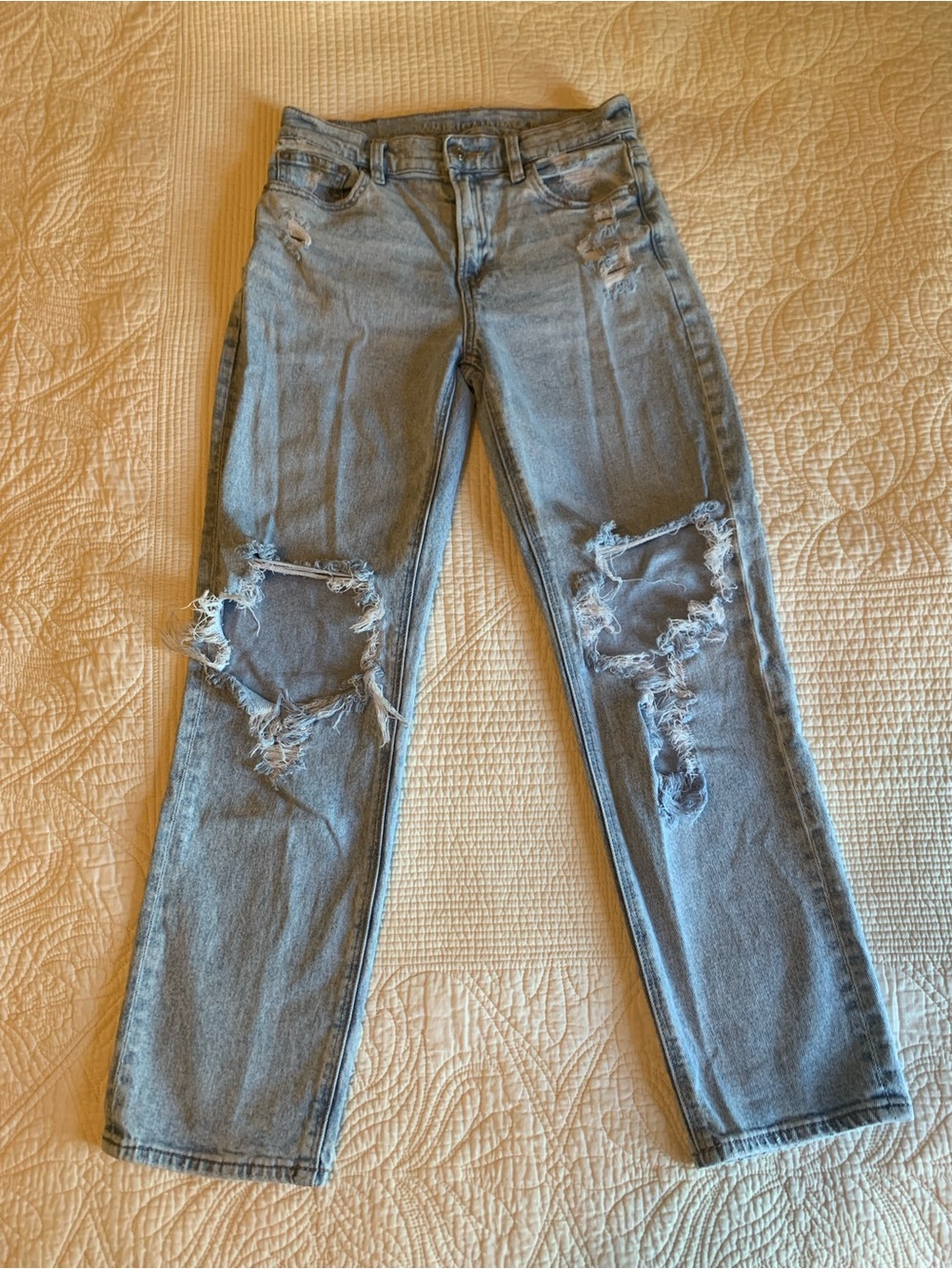 American Eagle Super High-Rise Ankle Straight Distressed Jeans